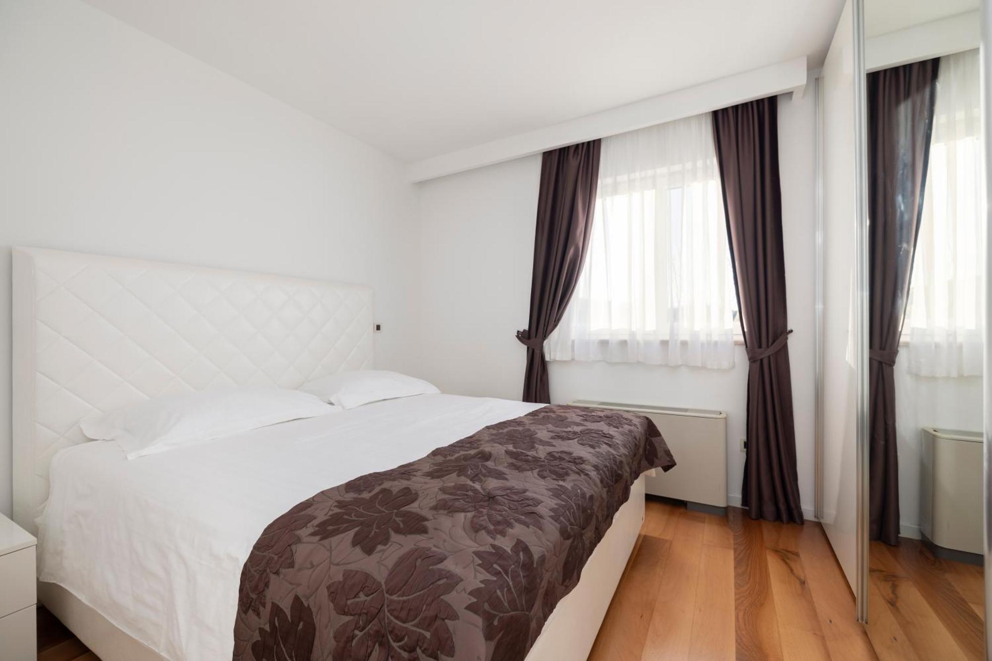 Apartment 3m
